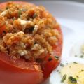 Gefüllte Tomate mit Quinoa und Feta