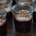 Rote Grütze im Weckglas mit Vanillecreme