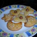 Butterplätzchen mit Mandeln oder Nüssen