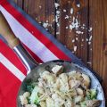 Pasta Alfredo mit Hähnchen und Brokkoli