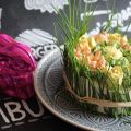 Würzige Käsetorte im Frühlingsdesign
