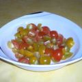 Tomatensalat aus bunten Minis in Minze-Dressing