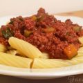 Urlaubstaugliche Pasta mit Zucchini Bolognese