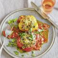 Gefüllte Bulgur-Oliven-Paprika mit Tomatensauce