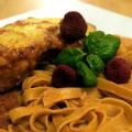 Überbackenes Himbeer-Hähnchen mit Tagliatelle