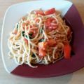 Spagetti mit Knoblauch und Tomaten