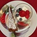 Schokoladenkuchen und Topfencreme mit Beeren[...]