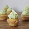 Mini weiße Schokoladen Limetten Cupcakes