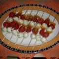 Tomate & Basilikum-Mozzarella-Spießchen in[...]