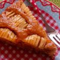 Kuchen: Apfel-Mandel-Kuchen mit Aprikosenglasur