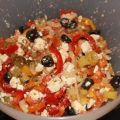 Griechischer Salat mit Schafskäse - Paprika und[...]