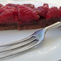Himbeer Schokolade Tarte mit frischen Beeren
