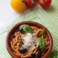 One-Pot-Pasta Arrabiata mit Oliven