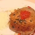 Tunfisch auf Wok–Gemüse im Sesam–Cape