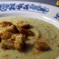 cremige Blumenkohl-Suppe mit Chili-Croutons