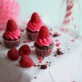 {Sonntagssüss} Mini Schoko Himbeer Cupcakes und[...]