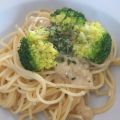 Broccoli-Pasta mit scharfer Zitronen-Käse-Sauce