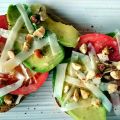 Geröstetes Bauernbrot mit Avocado, Tomate,[...]