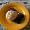 Caramel-Brownies mit Schwarze Johannisbeere und[...]