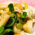 Fruchtiger Salat mit Hüttenkäse