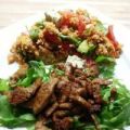 Couscoussalat mit Avocado und Tomate