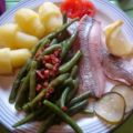 Matjesfilet mit Speckbohnen und Kartoffelpilzen