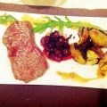 RUMPSTEAK AN ROTWEINZWIEBELN UND[...]