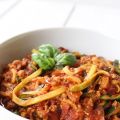 Zucchini  - Spaghetti mit Räuchertofu Bolognese