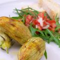 Gefüllte Zucchiniblüten mit Tomaten-Rucola-Salsa