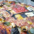 Bunte Pizza mit Paprika und Algen à la Mondrian