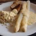 Asparagus mit Kräuter Hollandaise, Natur Reis[...]