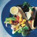 Schollenfilet auf Gurken-Mango-Salat