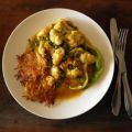 Blumenkohl-Curry mit Kartoffel-Möhren-Rösti