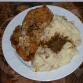 Schnitzel mit Kartoffelpüree und Jägersoße