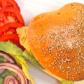 Hamburger in Herzform und köstliche[...]