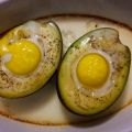 Avocado mit Ei aus dem Backofen