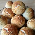 Dutch Crunch Bread (Tigerbrötchen)