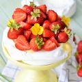 Erdbeerpavlova mit Eierlikör-Creme...mein[...]
