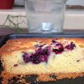 Eierlikörkuchen mit Brombeeren