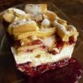 Joghurt-Beeren-Schichtkuchen