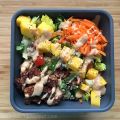 Bento: Quinoasalat mit Mango, Tempeh und einem[...]