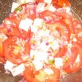 Tomatensalat mit Ziegenkäse und Kresse
