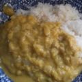 Curry mit Bananen und Reis