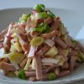 Wurstsalat mit Käse und Radieschen in[...]