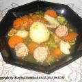 Suppen – klare Gemüsesuppe mit Miniknödel und[...]