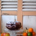 Schoko-Apfel-Gugelhupf mit Walnüssen und Zimt