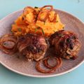 Baconfrikadellen mit Süßkartoffelpüree und[...]