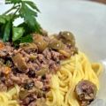 Spaghetti mit Oliven-Walnuss-Sauce
