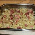 Geschichtete Käsenudeln mit Speck