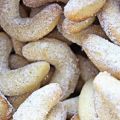 [in der Weihnachtsbäckerei] Omas Vanillekipferln